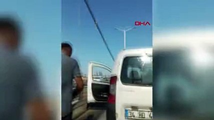 Araca önce yumruk attı sonra çarptı. Köprüde maganda terörü