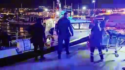 Kuşadası’nda denize alkollü giren kadını Sahil Güvenlik son anda kurtardı