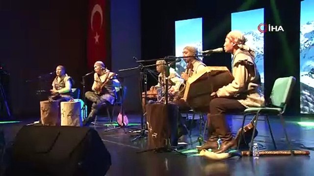 Türk dünyasının önemli müzik grubu Er Turan Sivas’ta sahne aldı