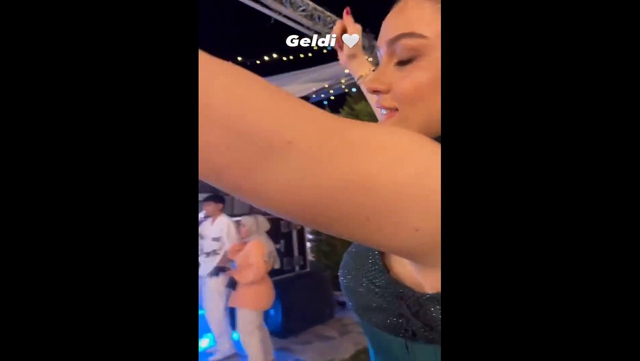 Ayça Aykaç'ın düğününde Melissa Vargas'tan Erik Dalı