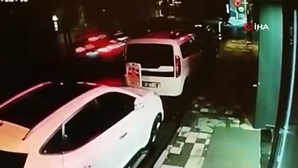 Kafeye silahlı saldırıyı anbean güvenlik kamerası kaydetti