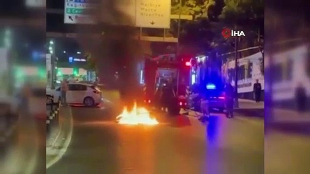 Beşiktaş’ta seyir halindeki motosiklet alev alev yandı