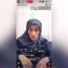 Yaşlı kadın canlı yayında ilginç hareketler yaptı. 'Repçi Azize' izleyenleri şaşırttı