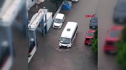 Sağanak bu kez Pendik’i vurdu: İstinat duvarı işçi servisinin üzerine çöktü, metro istasyonunu su bastı