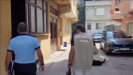 Piyasaya sürüp vatandaşa yedireceklerdi. Dükkan sahibi Suriyeli çıktı