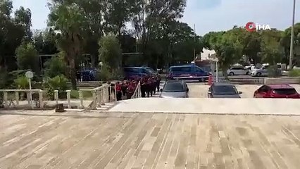 İzmir'de ticari taksiyle göçmen kaçakçılığında 13 tutuklama