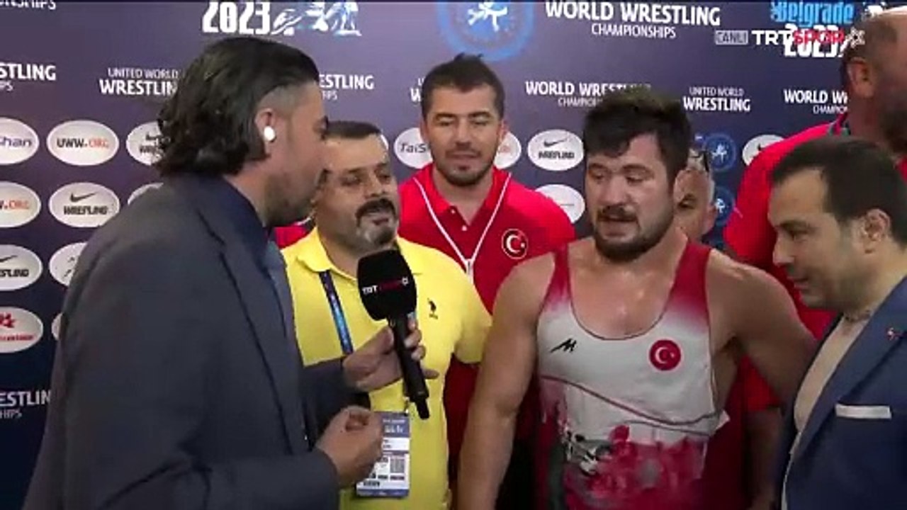 Dünyanın en büyüğü bir Türk! Ali Cengiz güreşte altın madalya kazandı