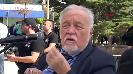 İlber Ortaylı mikrofonu bozulunca sinirlendi: Bu işler kanun nizam yazmakla olmuyor