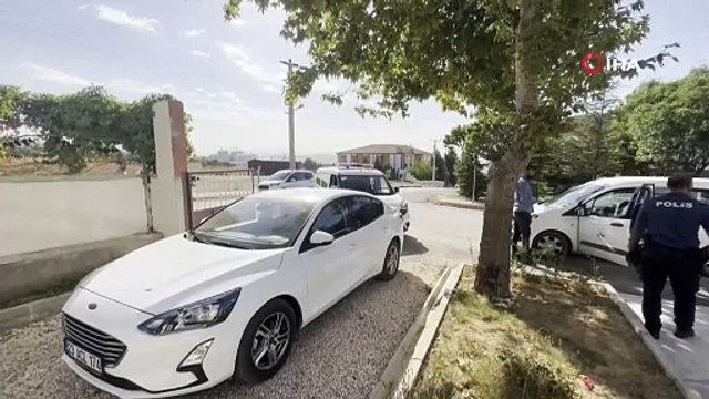 Belediye meclis üyesinin aracına silahlı saldırı