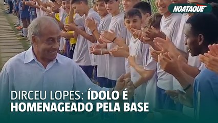 Dirceu Lopes é ovacionado por garotos da base e ídolos do Cruzeiro