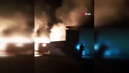 Saman deposu alev alev yandı