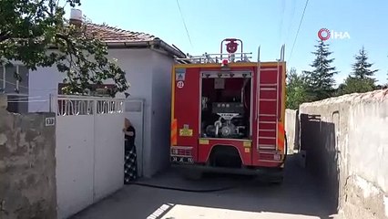 Kiracı evi yakıp kaçtı