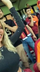 Hande Sarıoğlu'nun takipçisine ettiği hakaret tepki çekti.  Gol sevincine yapılan yoruma sinirlendi