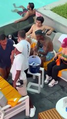 Talisca nargile içerken görüntülendi. Sosyal medyada gündem oldu