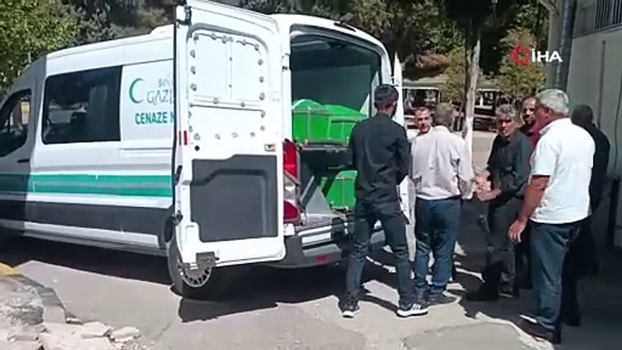 Kamyonun altında kalan 8 yaşındaki çocuk kurtarılamadı