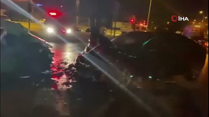 Bursa’da 2 araç kafa kafaya çarpıştı: 1’i ağır 2 yaralı