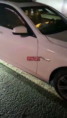 Şehrin göbeğinde aracına domuz çarptı