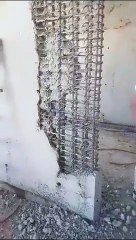TOKİ'nin deprem konutlarında beton duvarlar döküldü. Suçu beton firmasına yıktılar