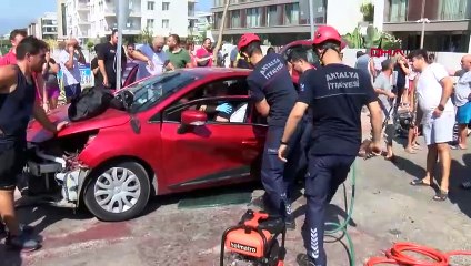 Antalyasporlu Naldo'nun ailesi trafik kazası geçirdi. Oğlunun durumu kritik