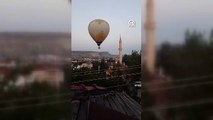 Caminin minaresine çarptı. Korkutan anlar