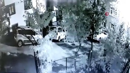 Kardeşinin evini benzin döküp yaktı