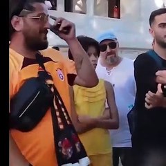 'Telefonunu çıkar' yerini 'pasaportunu çıkar'a bıraktı