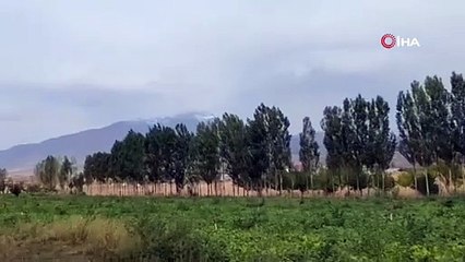 Ağustos'un sonunda Süphan Dağı'na kar yağdı