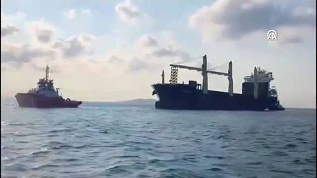 İstanbul Boğazı'nda arızalanan gemi Ahırkapı'ya demirledi