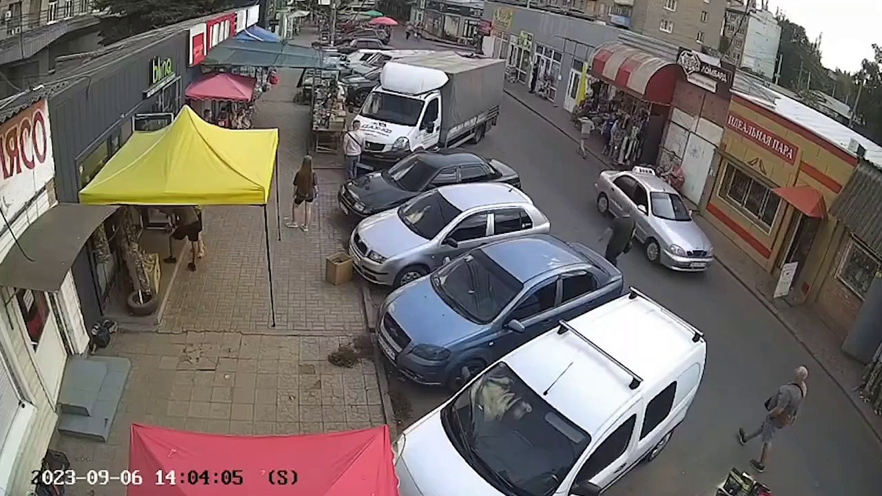 Rus ordusu Ukrayna’da pazar yerindeki sivilleri böyle vurdu: 16 kişi hayatını kaybetti