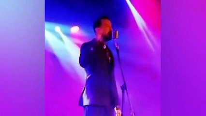 Cem Adriyan konserinde yakınlaşmanın dozunu kaçıranlara tepki gösterdi