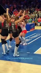 İranlı kadın milli voleybolcularımızı 'Keşke biz de böyle dans edebilseydik' sözleriyle paylaştı