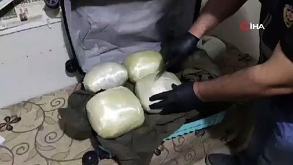 Osmaniye'de yolcu otobüsünde 9 kilo 650 gram uyuşturucu ele geçirildi