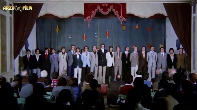 Erkin Koray ile Hababam sınıfı bir kez daha öldü. Hababam Sınıfı'nda kullanılan Erkin Koray şarkıları