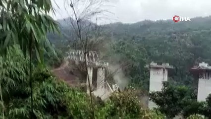 Hindistan'da inşaat halindeki demiryolu köprüsü çöktü: 17 ölü