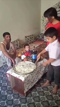 Kardeşlerinin doğum gününü böyle kutladılar. Böyle olur fukaranın doğum günü. Zenginler bunun samimiyetinden anlamaz