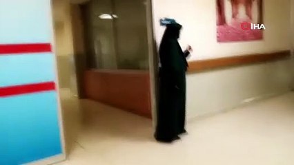 Tabancasını temizlerken kendisini ayağından vurdu