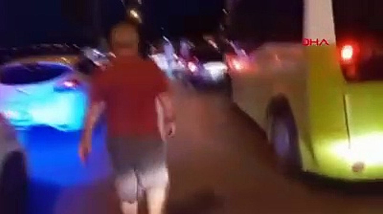 Hastane yolunda pes dedirten asker eğlencesi