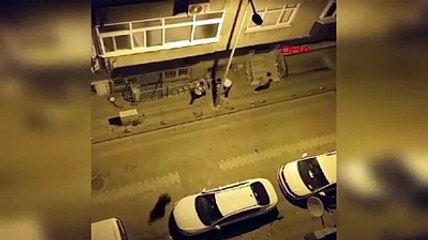 İstanbul'da mahalleliden uyuşturucu satıcısına meydan dayağı. Anbean kayda aldılar