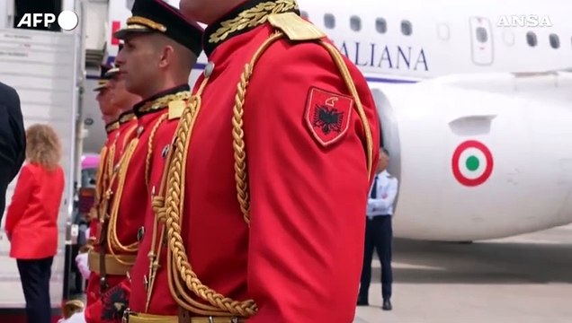 Meloni e Piantedosi in Albania nei due futuri siti per migranti
