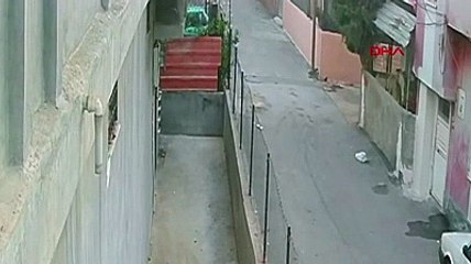 3 kere denediler sonunda çaldılar. Kameradan belirlenip yakalandılar