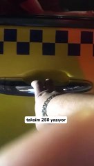 Dolandırıcı taksici Ortaköy'den Taksim'e 250 TL istedi. Müşteri videoya çekti