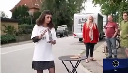 Kuran-ı Kerim’i rendeyle parçaladı