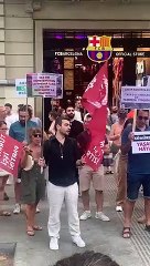 İspanya'da Akbelen eylemi. Barcelona taraftarı LİMAK'ı protesto etti