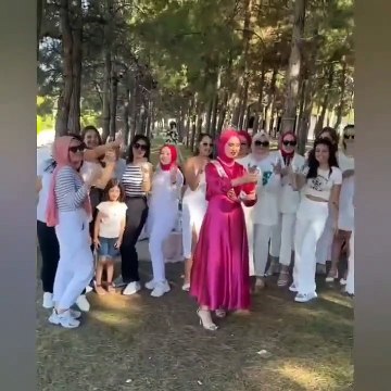 Metin Külünk'ten türbanlıların şampanyalı bekarlığa veda partisine durumu kurtarma tweeti