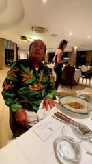 Kuşadası'nda salyangoz pişiren lokanta. Ayhan Sicimoğlu adres verip hapur hupur yedi