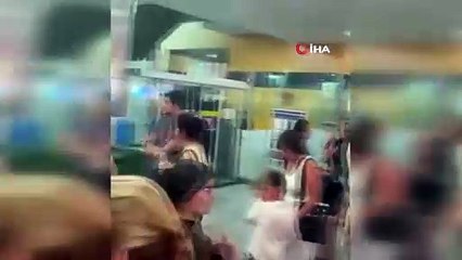 İzmir’deki orman yangını uçak seferlerini iptal ettirdi
