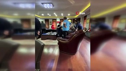 Belediye başkanının makam odasında silahlı saldırı