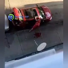 Yabancı uyruklu komşularının sesinden rahatsız olan adam İzmir Marşı'nı açtı