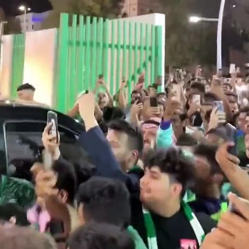 Firmino Arabistan'a indi ortalık karıştı. Bu bir 'Arap yağı bol bulunca nereye süreceğini şaşırmış' haberidir