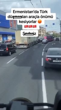 Tırda Türk Bayrağını gören Ermeni yolu kesti. Yer: Ermenistan